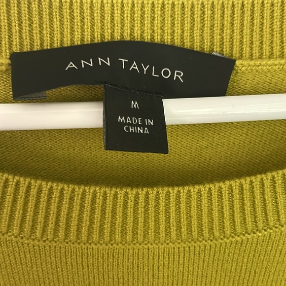 Line green Ann Taylor sweater Size M - Picture 3 of 3